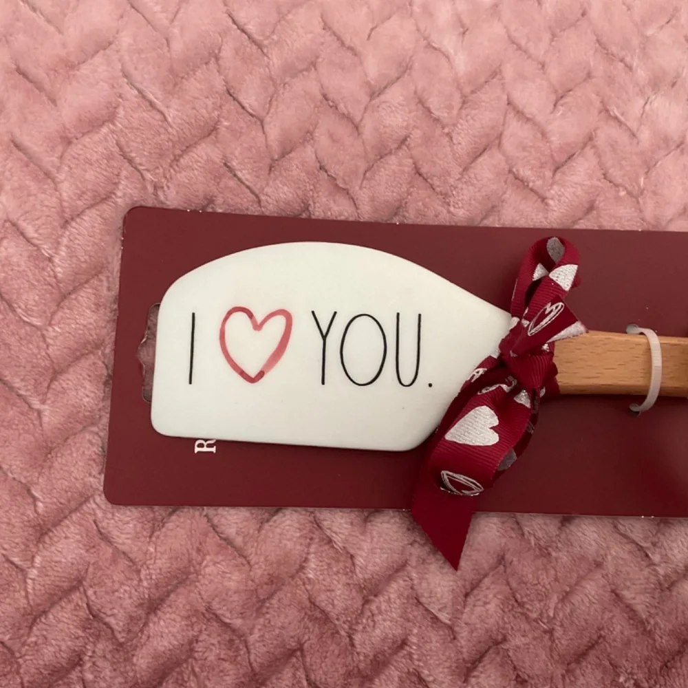 Rae Dunn “I Heart You” Spatula and Cookie Cutter Set‎